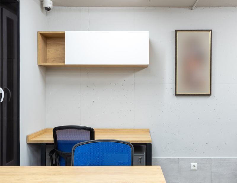 clean office in Longview